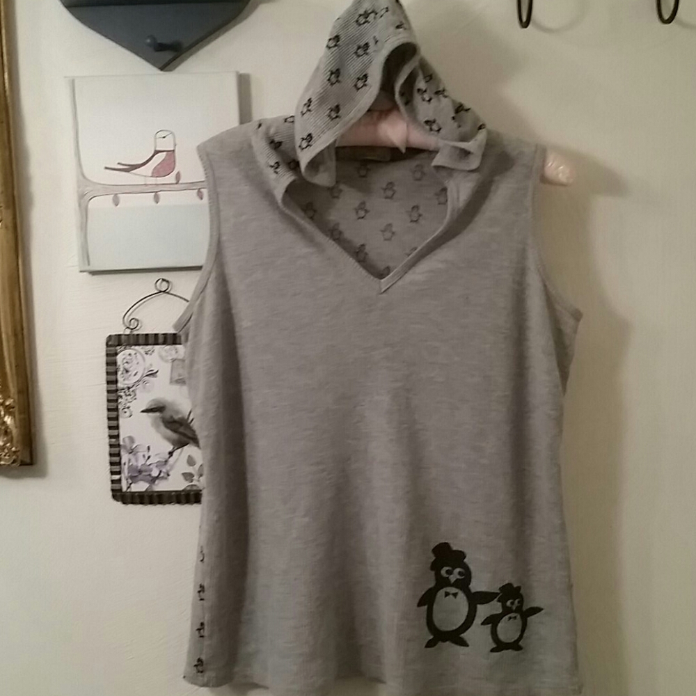 I Love You sleeveless hooded penguins top, L